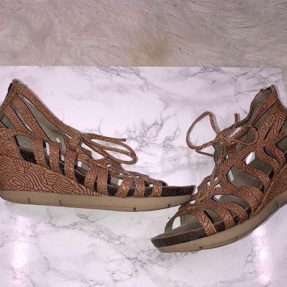 Hokus Pokus Size 7 1/2 gladiator style shoes - Picture 6 of 8